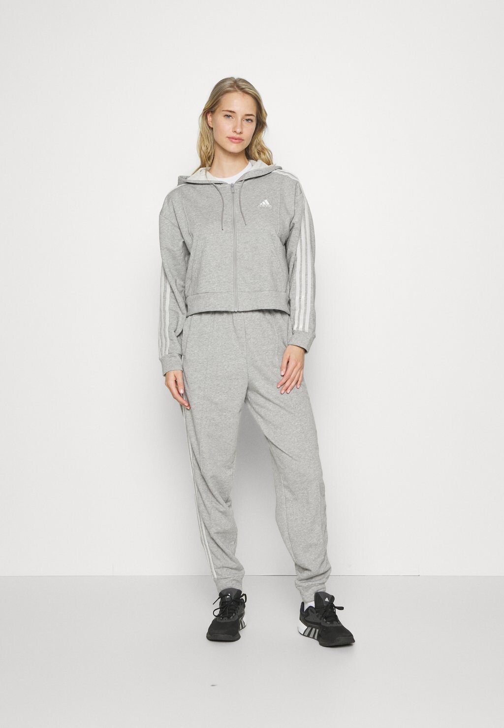 

Спортивный костюм Adidas, Серый