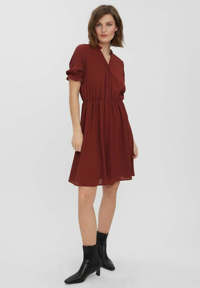 

Классическая рубашка Vero Moda V-AUSSCHNITT, цвет madder brown