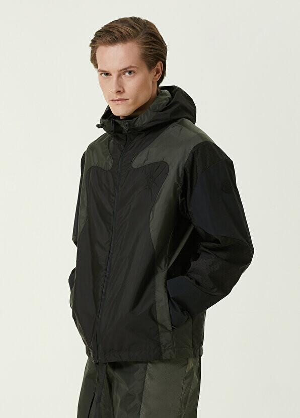 

Черное серое пальто с капюшоном Moncler, Черный