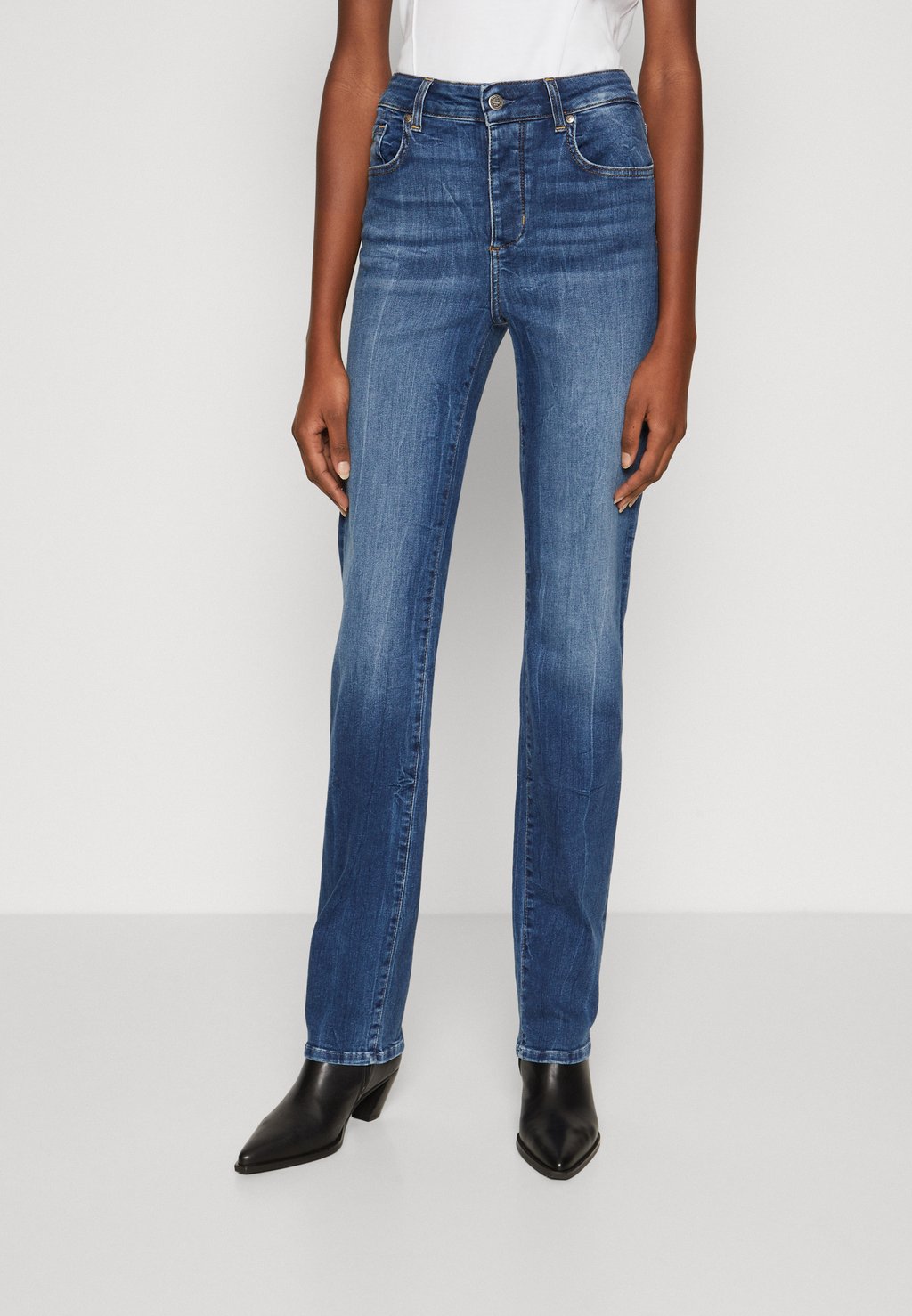 Прямые джинсы Liu Jo Jeans, синий брюки liu jo gf0061ma07e размер 174 9071 синий