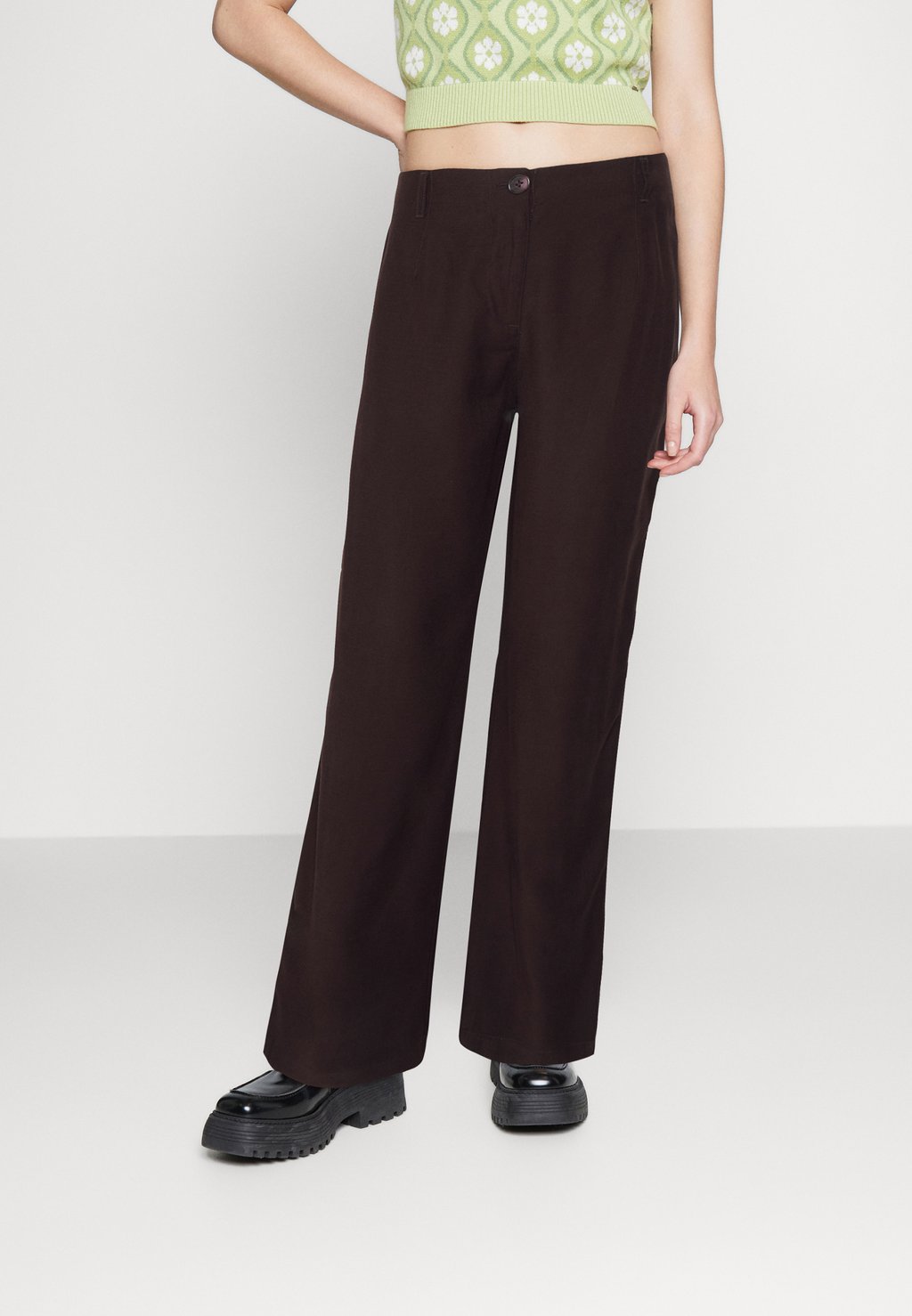 

Брюки ONLY Onlemery Long Straight Pant, черный кофе, Черный;коричневый