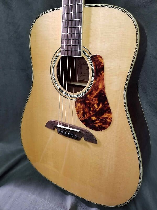 

Акустическая гитара Alvarez Masterworks Series MD60EBG Bluegrass