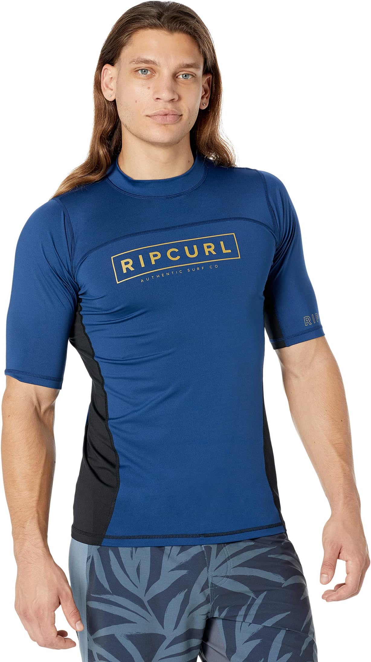 

Плавки Rip Curl Drive S/S Relaxed Fit UV Tee, темно-синий