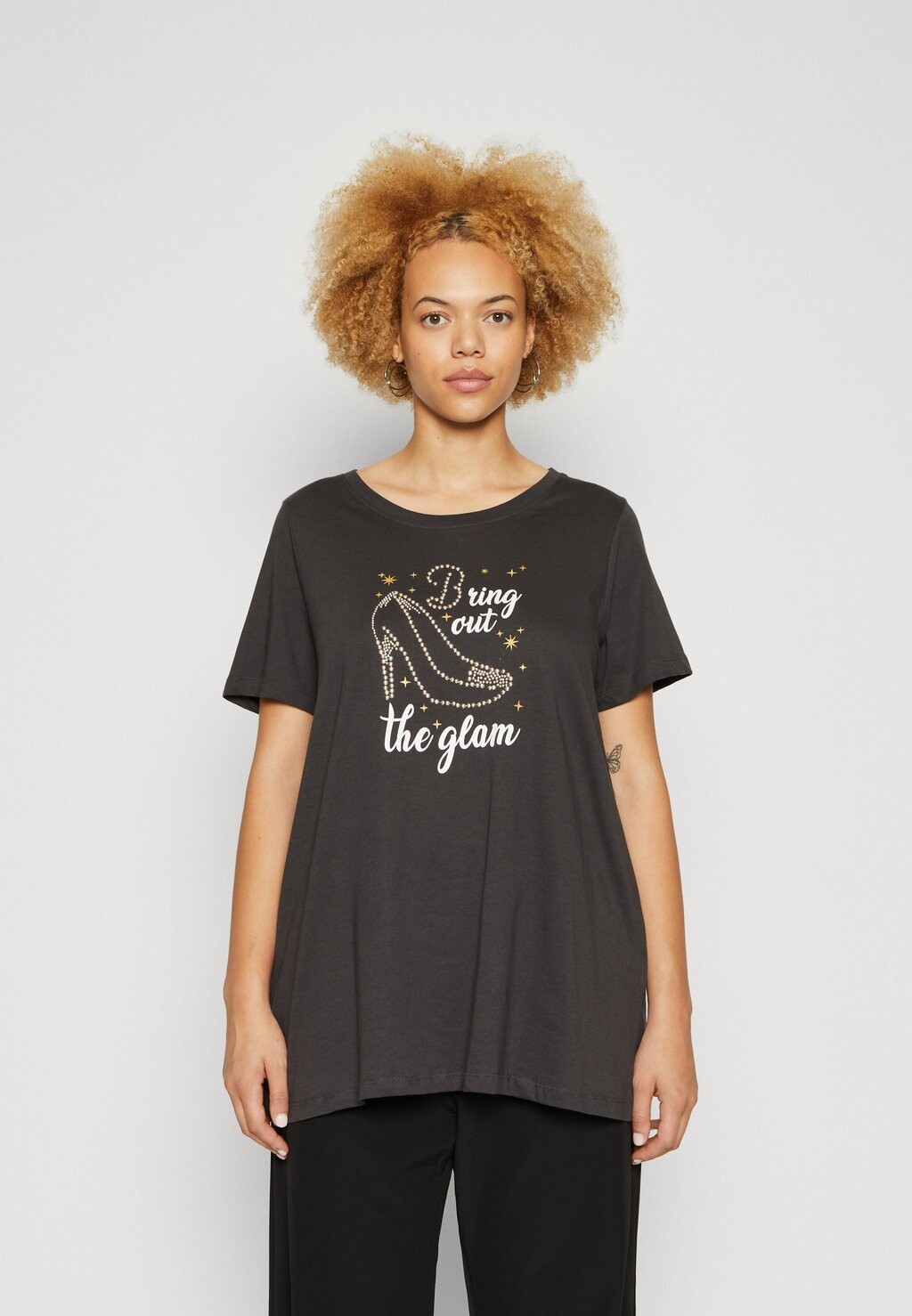 

Футболка с принтом Carelektra A Shape Tee ONLY Carmakoma, цвет phantom