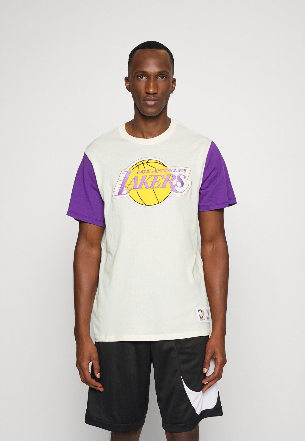 

Спортивная футболка Mitchell & Ness