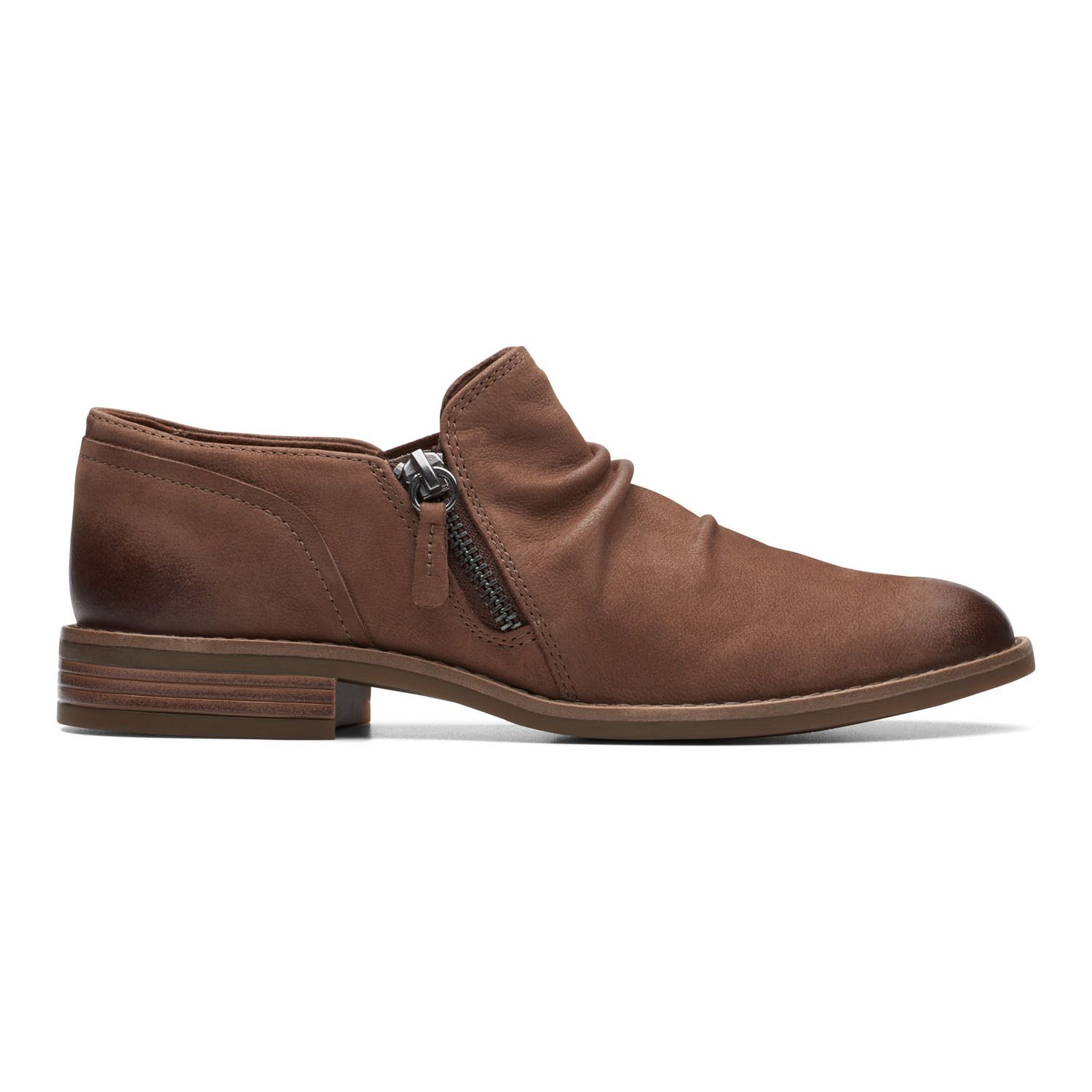 

Женские кроссовки Clarks Camzin Pace из нубука Clarks, серо-коричневый