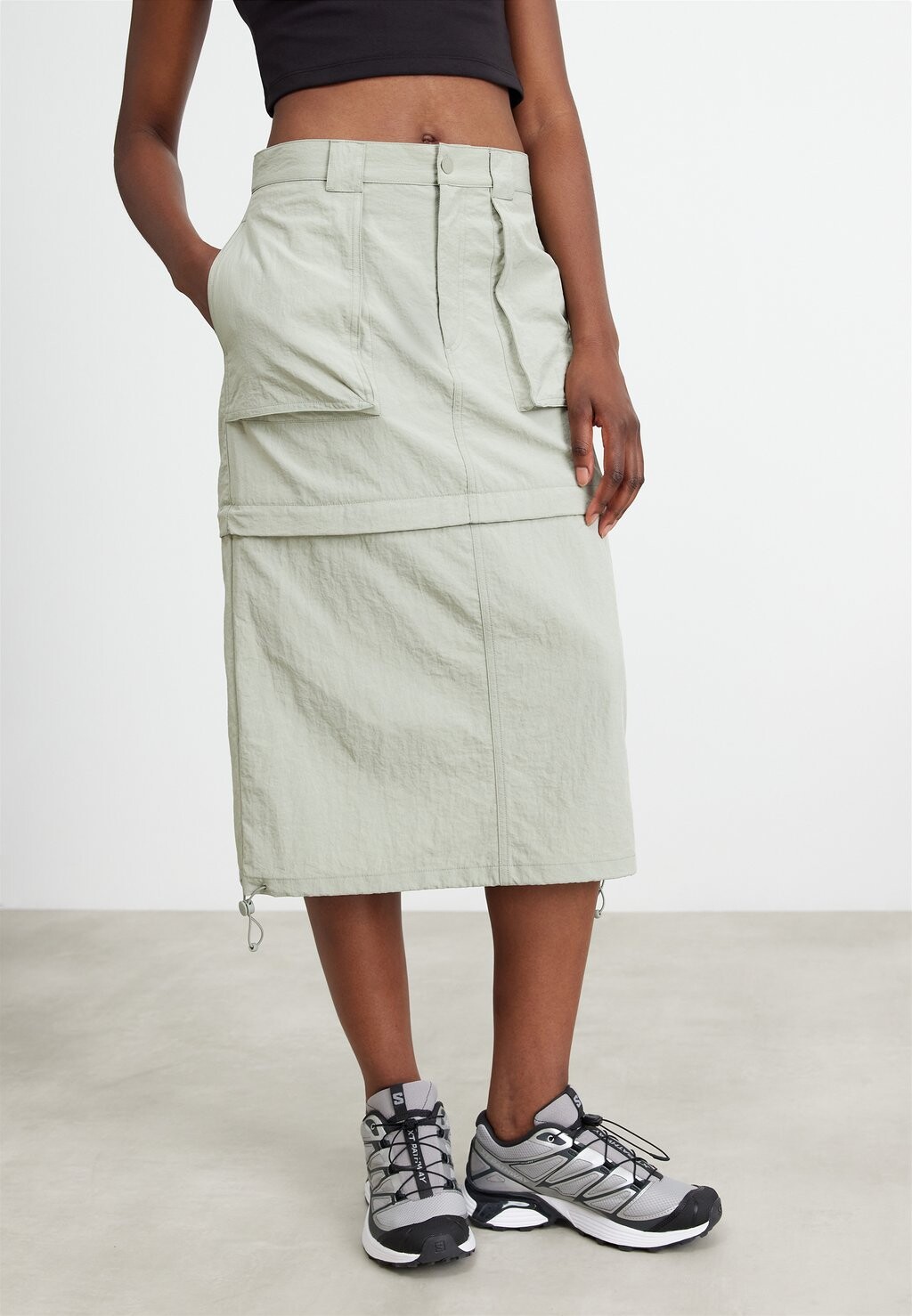 

Юбка Tommy Jeans CARGO ZIP-OFF MIDI, цвет faded willow