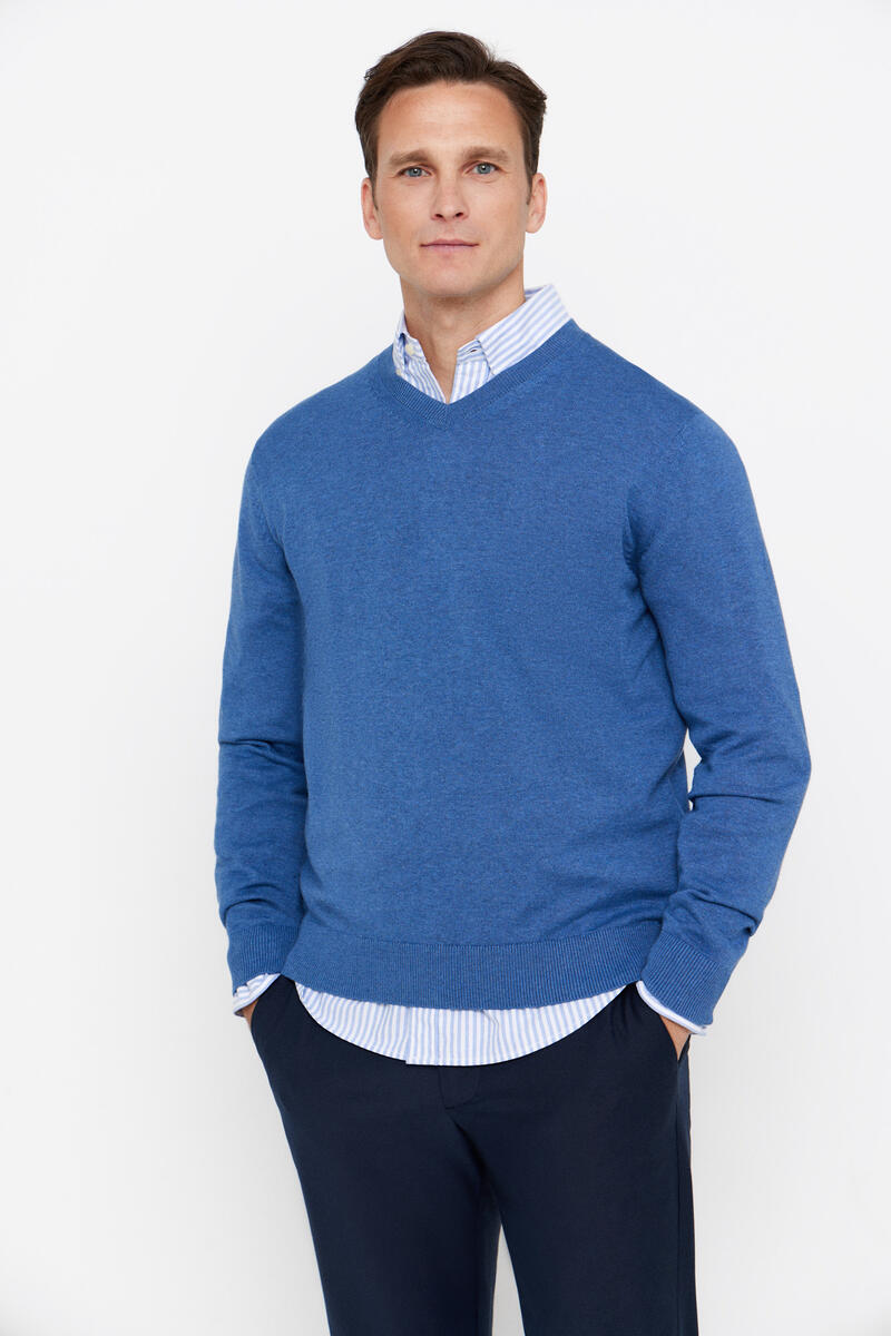 Базовый хлопковый свитер с V-образным вырезом Cortefiel, синий