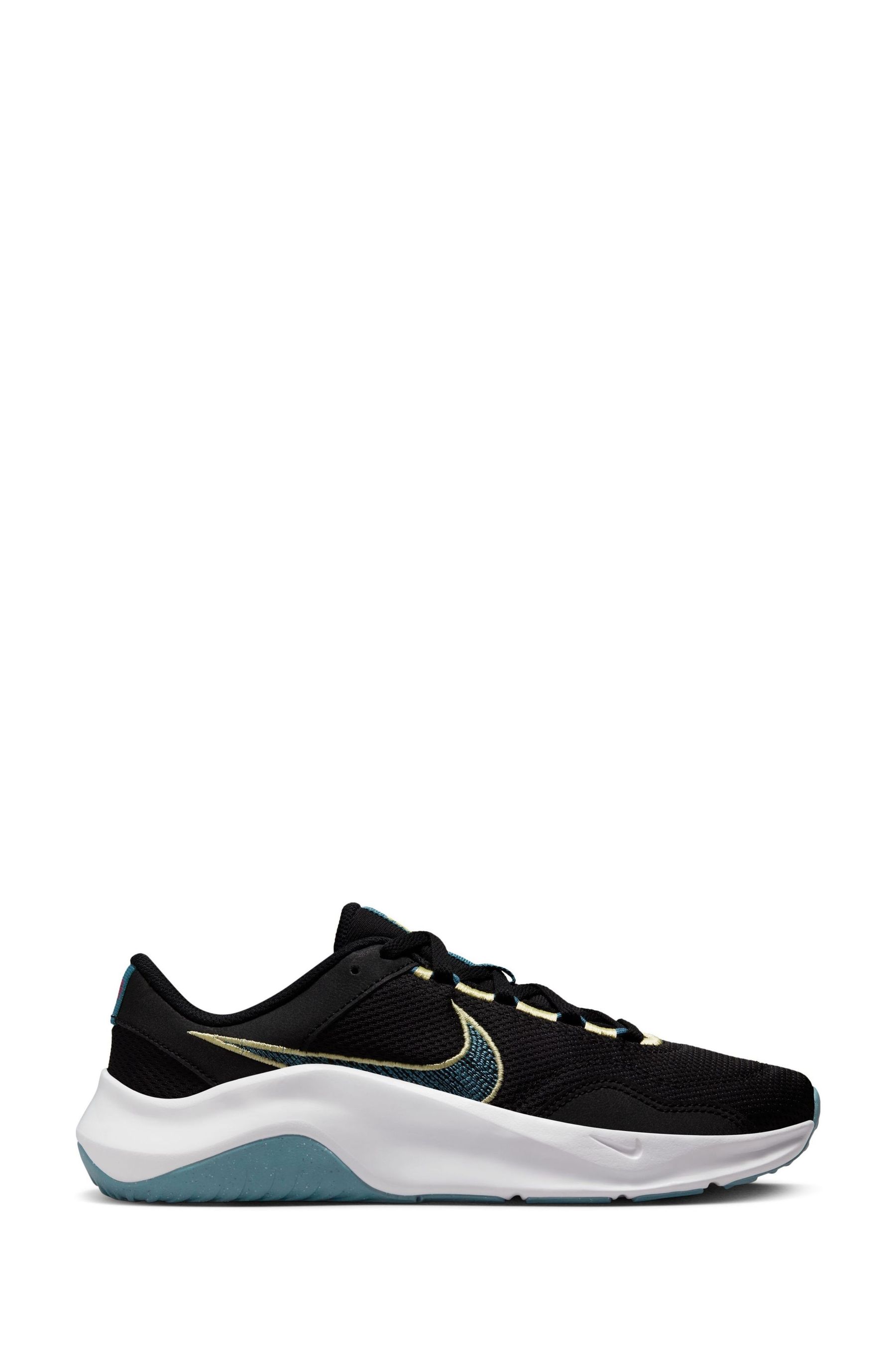 

Кроссовки Legend Essential 3 Nike, черный