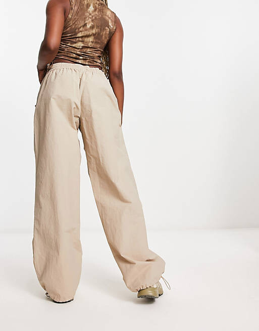 

Песочные брюки-парашют со сборками ASOS DESIGN, Бежевый