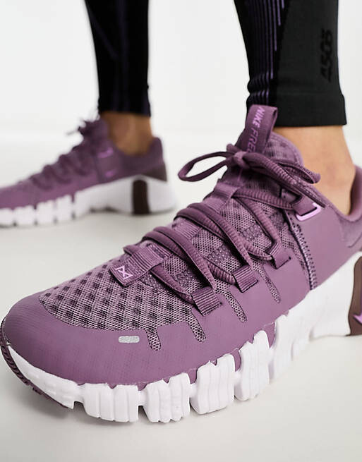 

Фиолетовые кроссовки Nike Training Free Metcon 5