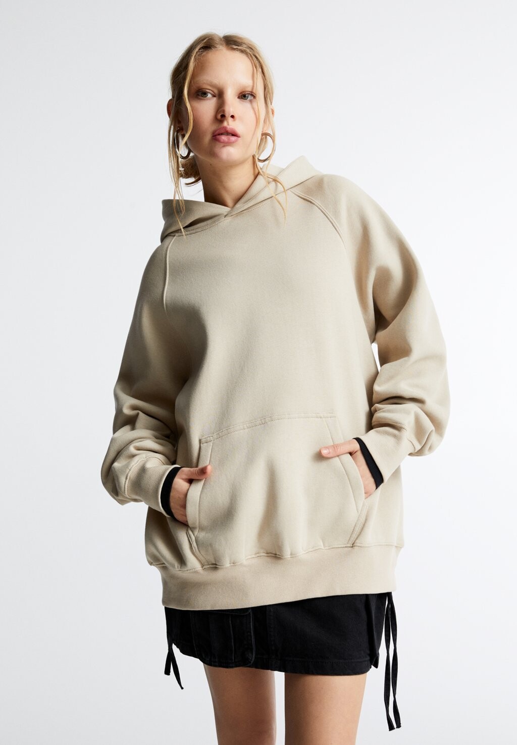 

Толстовка Basic Oversize PULL&BEAR, цвет sand