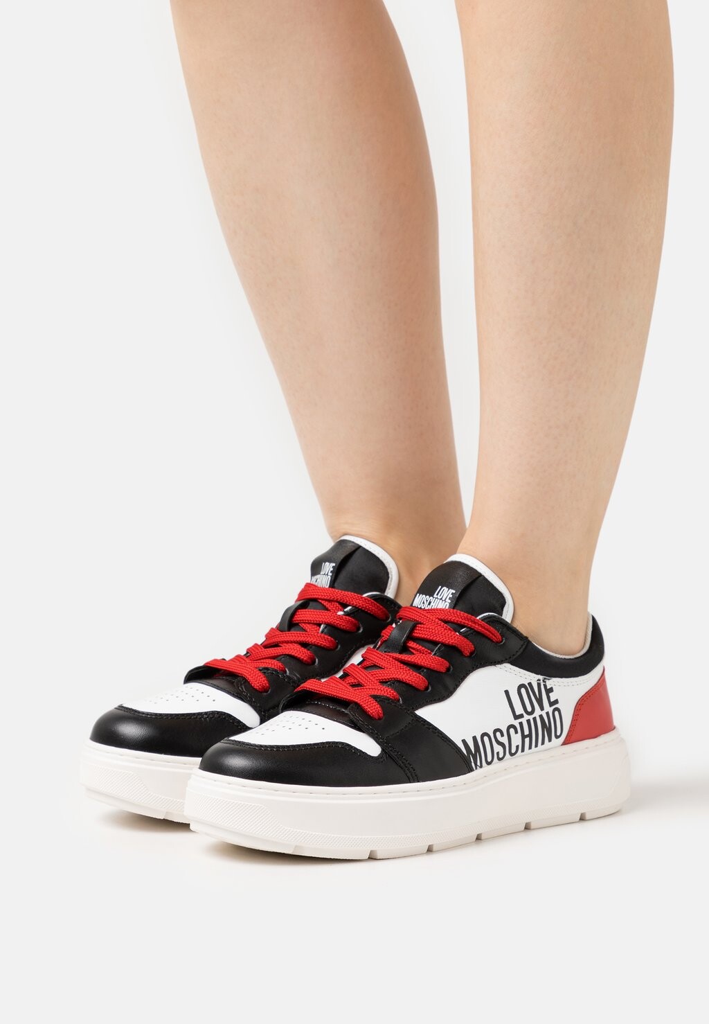 

Кроссовки Love Moschino