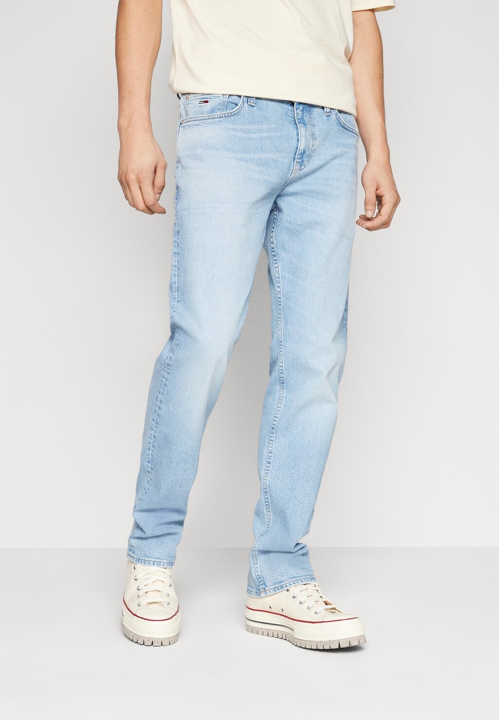 

Джинсы Straight Leg RYAN REGULAR STRAIGHT Tommy Jeans, цвет denim light