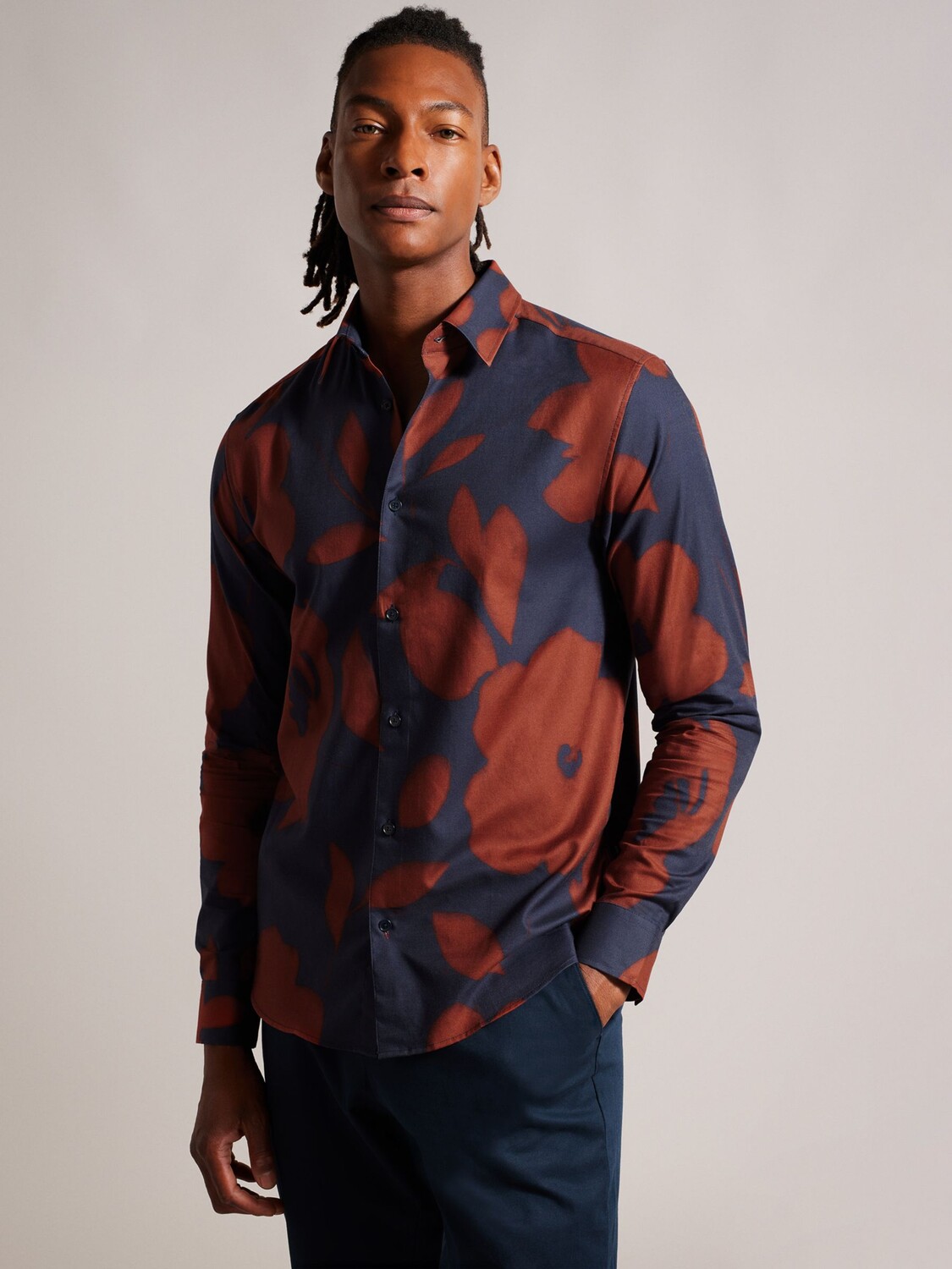 

Рубашка с длинным рукавом и цветочным принтом Ted Baker, синий/мульти