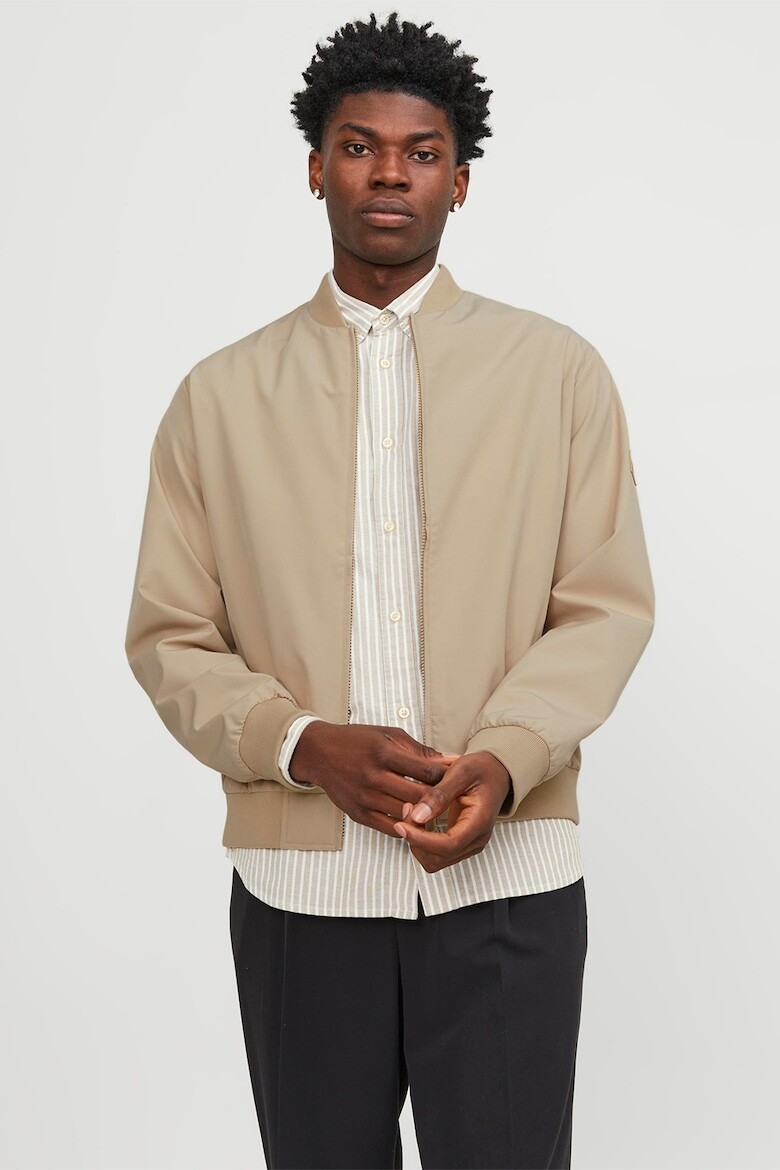 

Бомбер с боковыми карманами Jack & Jones, бежевый