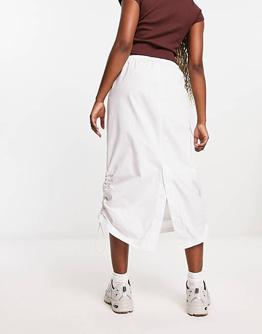 

Белая юбка миди карго со сборками по бокам ASOS DESIGN