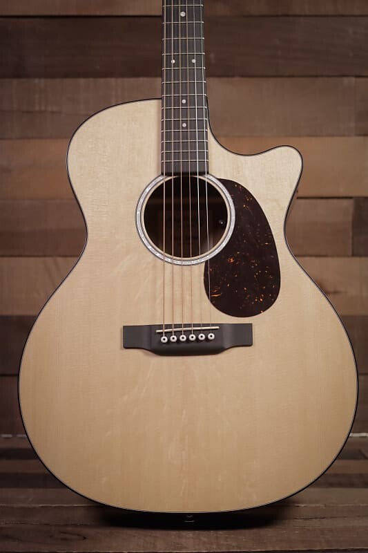 

Акустическая гитара Martin GPC-11E, Solid Sitka Top, Soft Shell Case Included