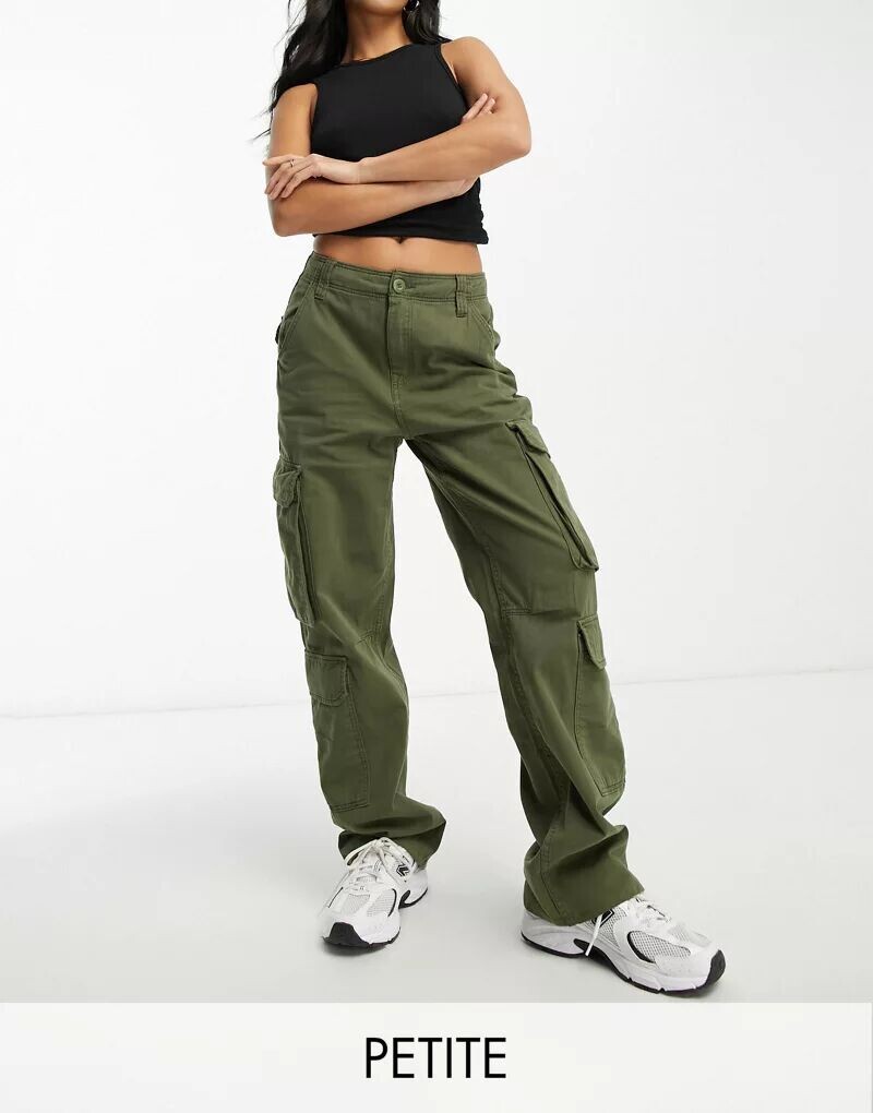

Брюки-карго цвета хаки с кулиской на талии Bershka Petite