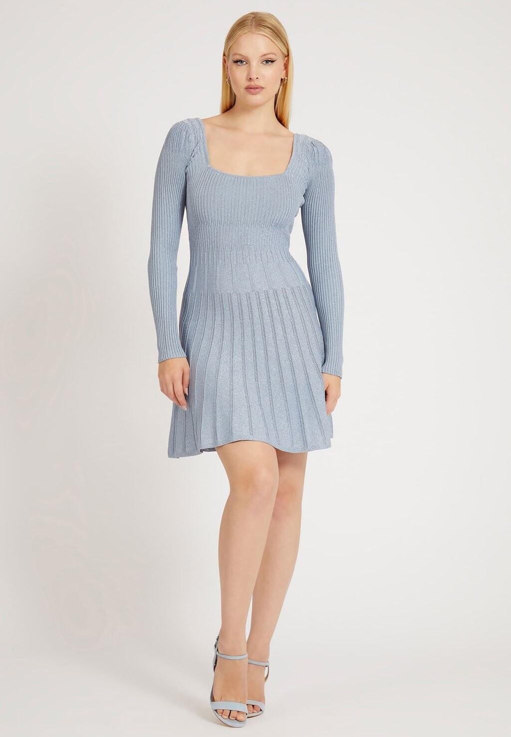 

Вязаное платье Guess