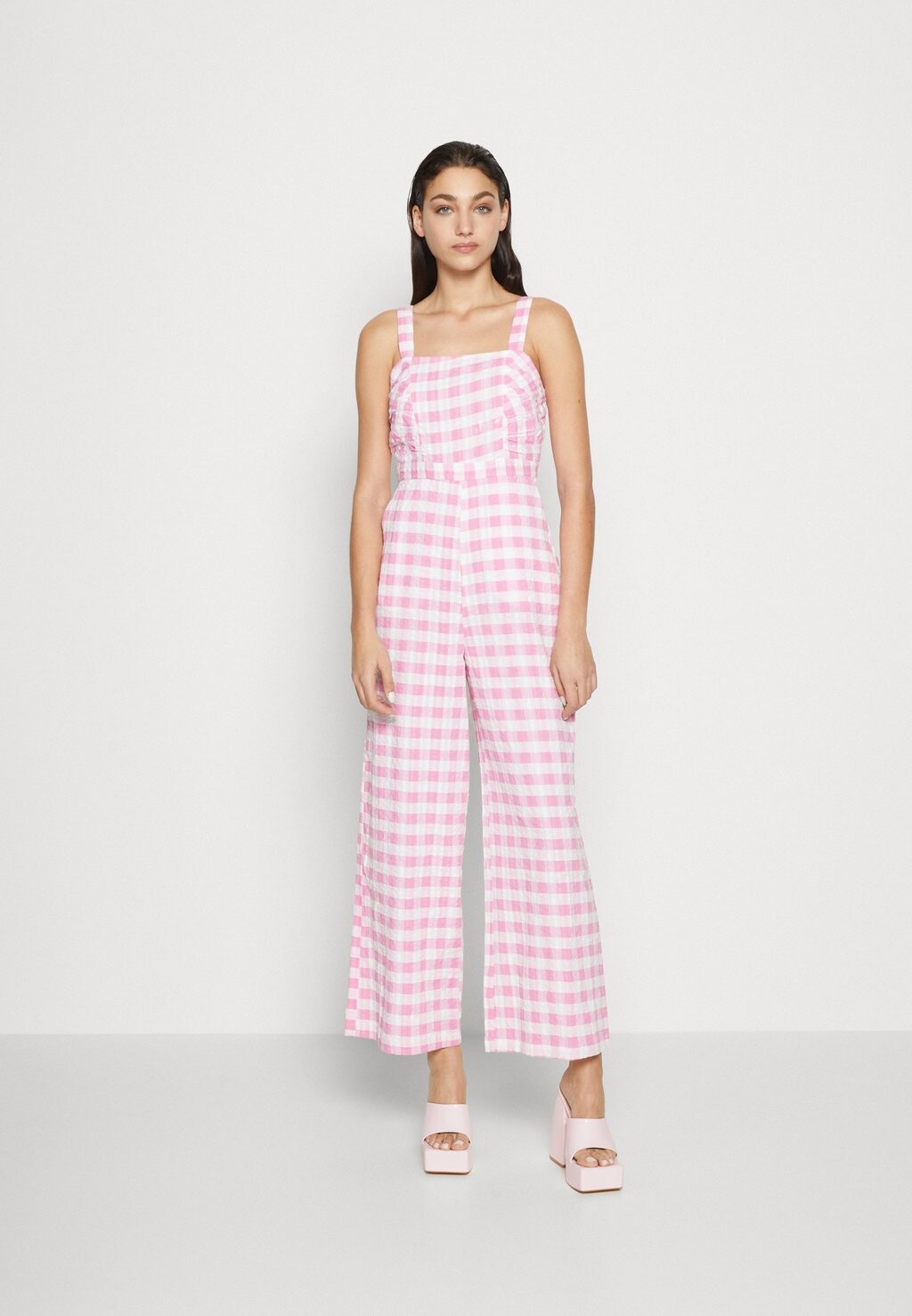 

Комбинезон Monki, розовый