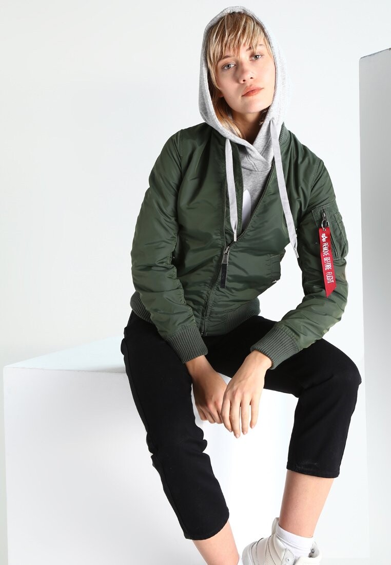 

Ветровка Alpha Industries MA-1 TT WMN, цвет sage green