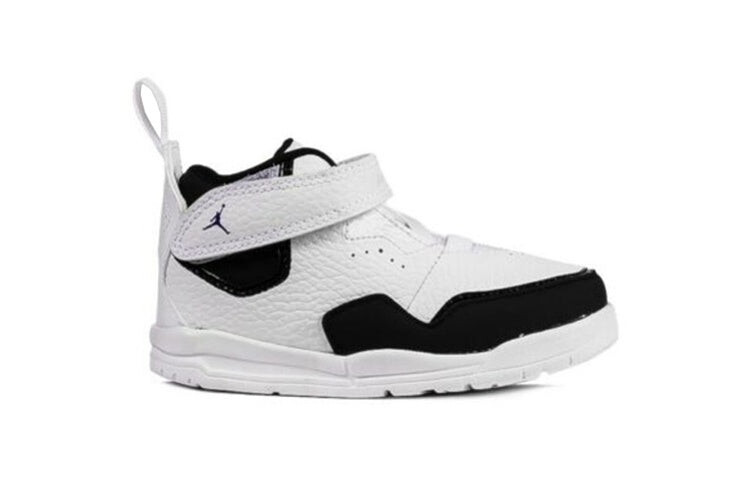 

Кроссовки детские баскетбольные Air Jordan Courtside 23, белый / черный