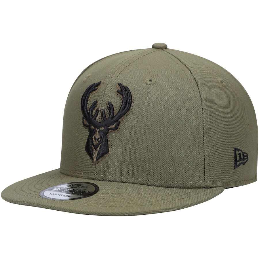 

Бейсболка New Era Milwaukee Bucks, оливковый
