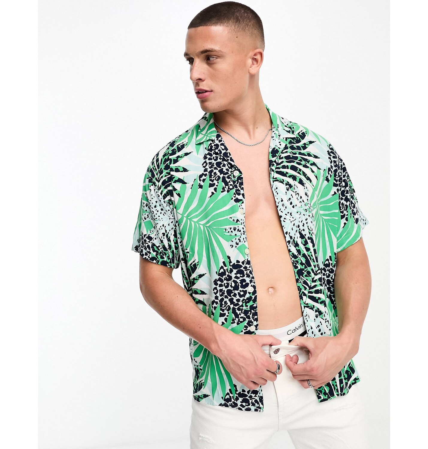 

Рубашка свободного кроя с воротником и принтом Jack & Jones Originals Revere