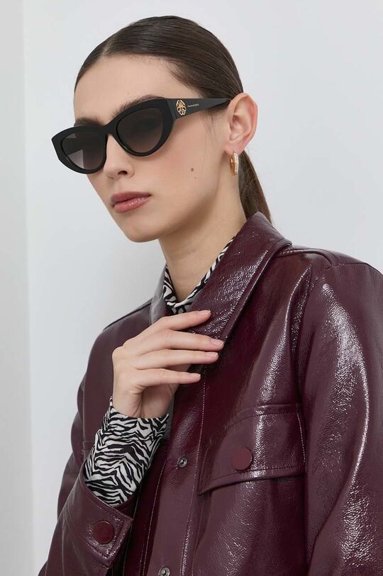 

Солнцезащитные очки AM0377S Alexander McQueen, черный