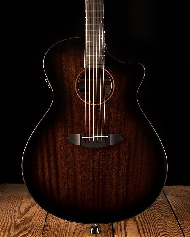 

Акустическая гитара Breedlove Wildwood Pro Concerto CE African Mahogany - Suede - Free Shipping