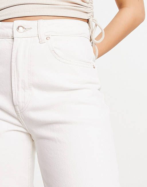 Белые узкие джинсы Mom длиной до щиколотки Bershka