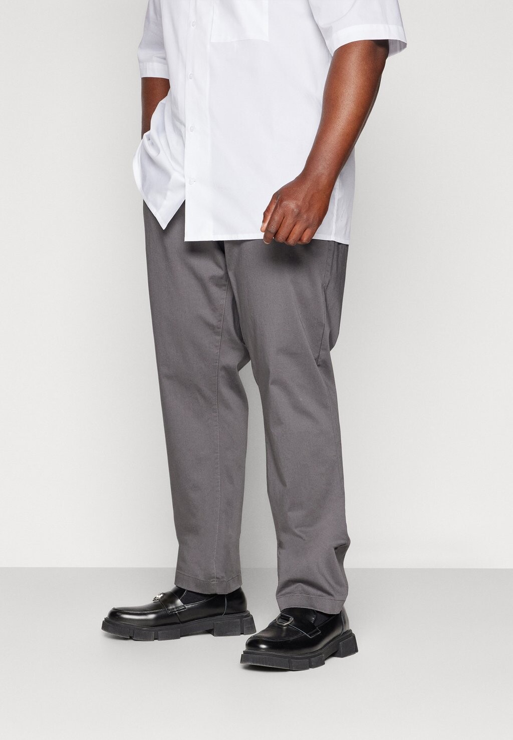 

Чиносы Satin Stretch Slim Calvin Klein, серый