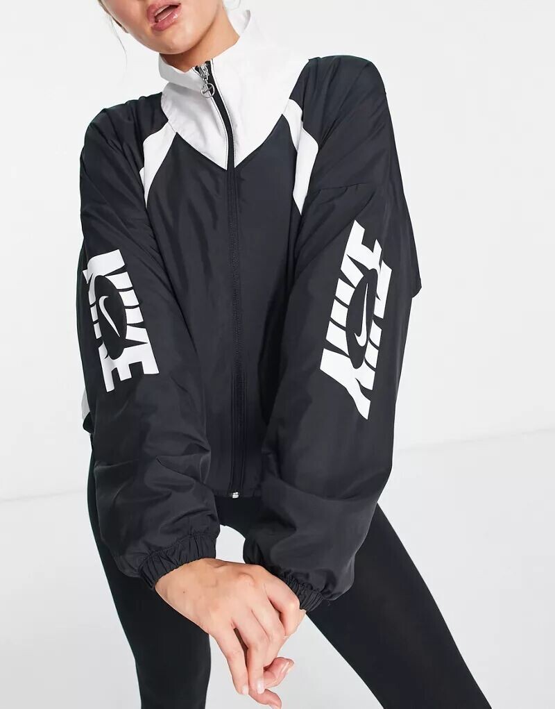 

Черная объемная куртка Nike Therma-FIT Icon Clash