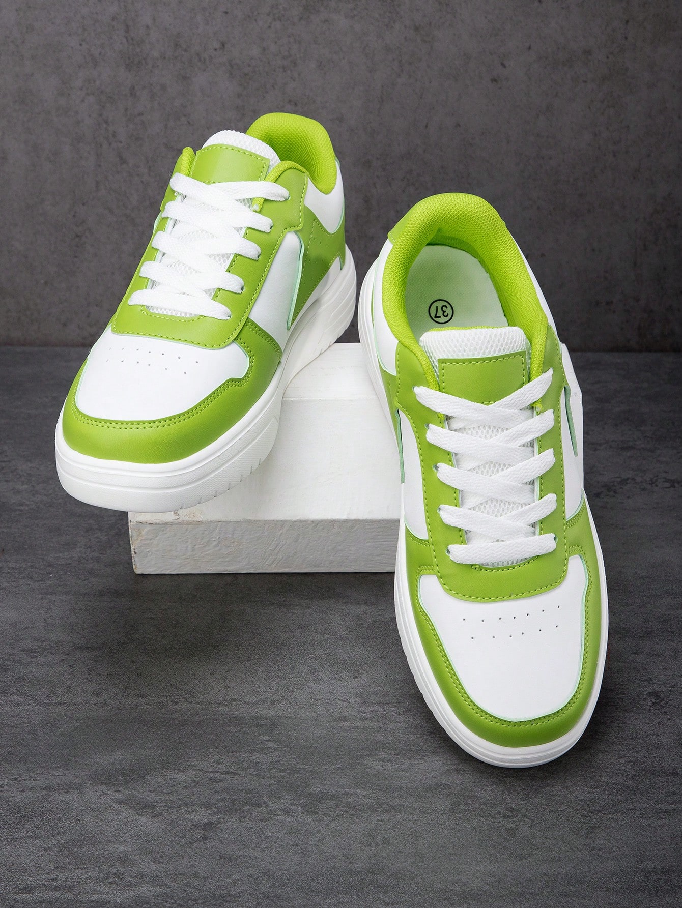 Унисекс Apple Green/White Модная мужская спортивная обувь простого дизайна для городских прогулок и тренировок, многоцветный фотографии