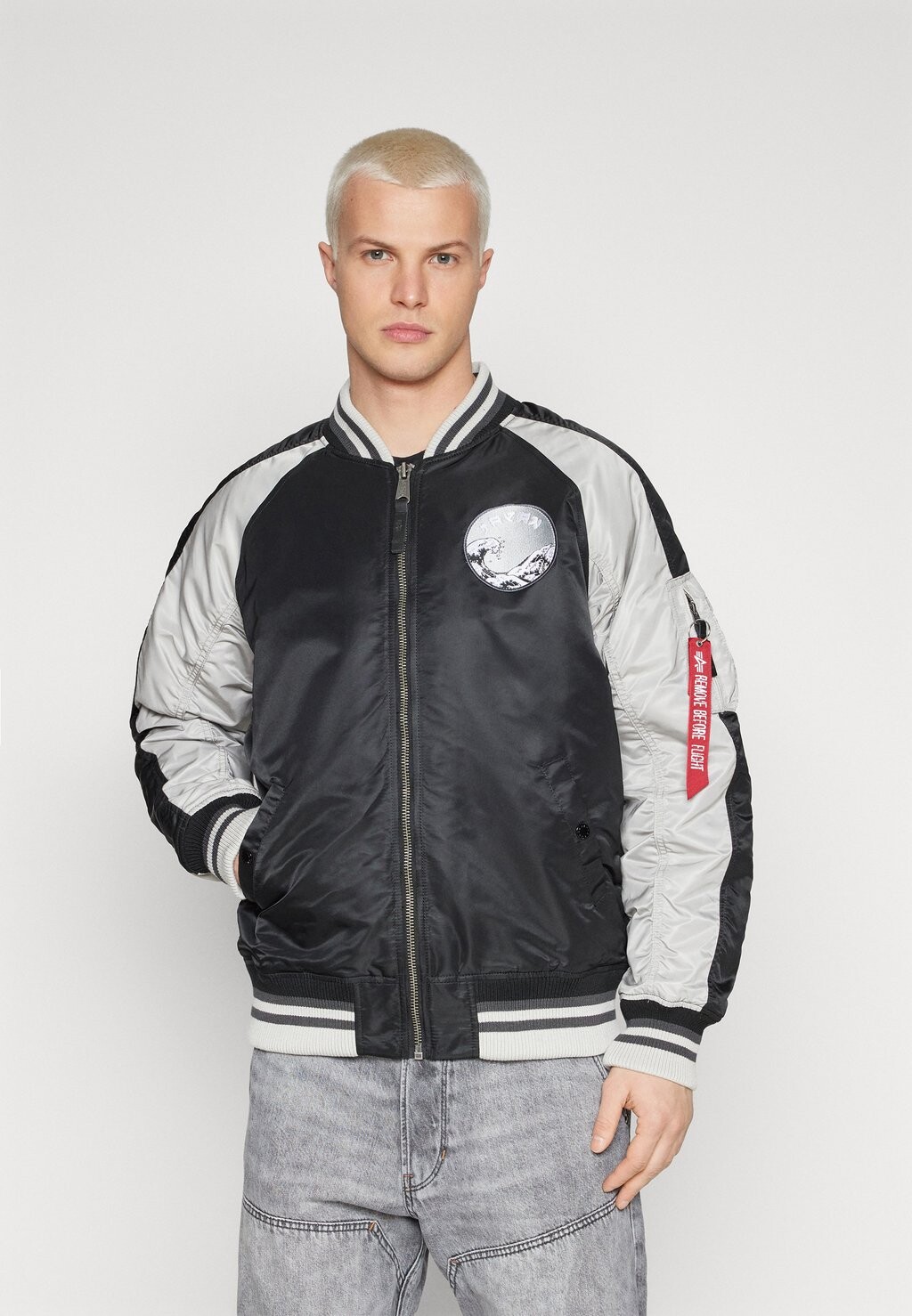

Куртка-бомбер Japan Warrior Souvenir Jacket Alpha Industries, черный