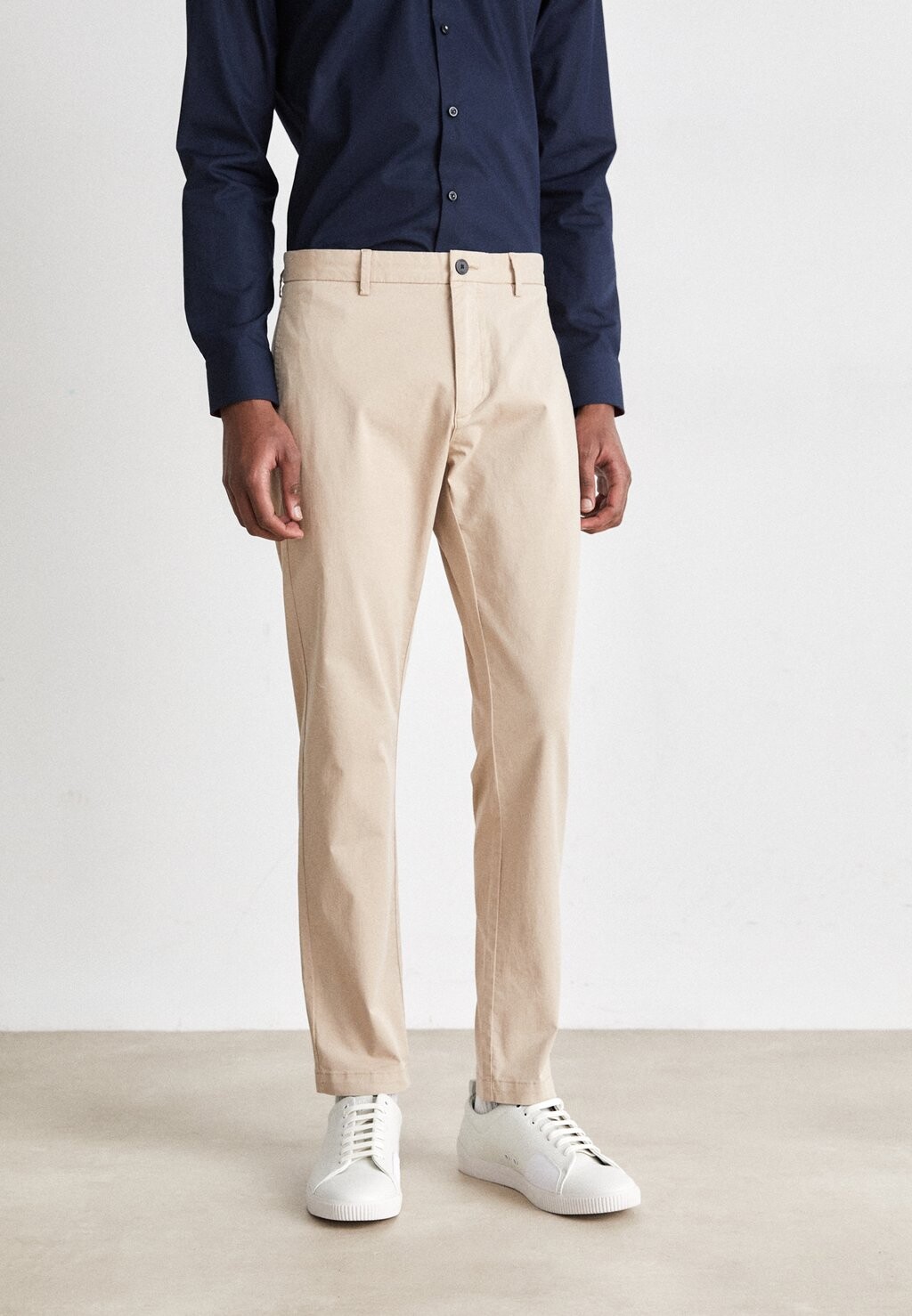 

Чино DAVID HUGO, цвет medium beige