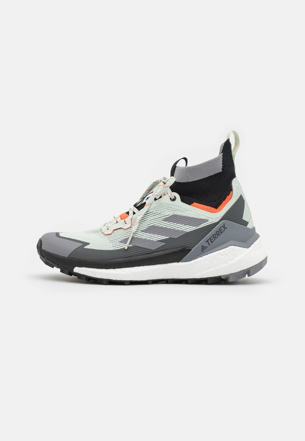 

Походные ботинки Adidas