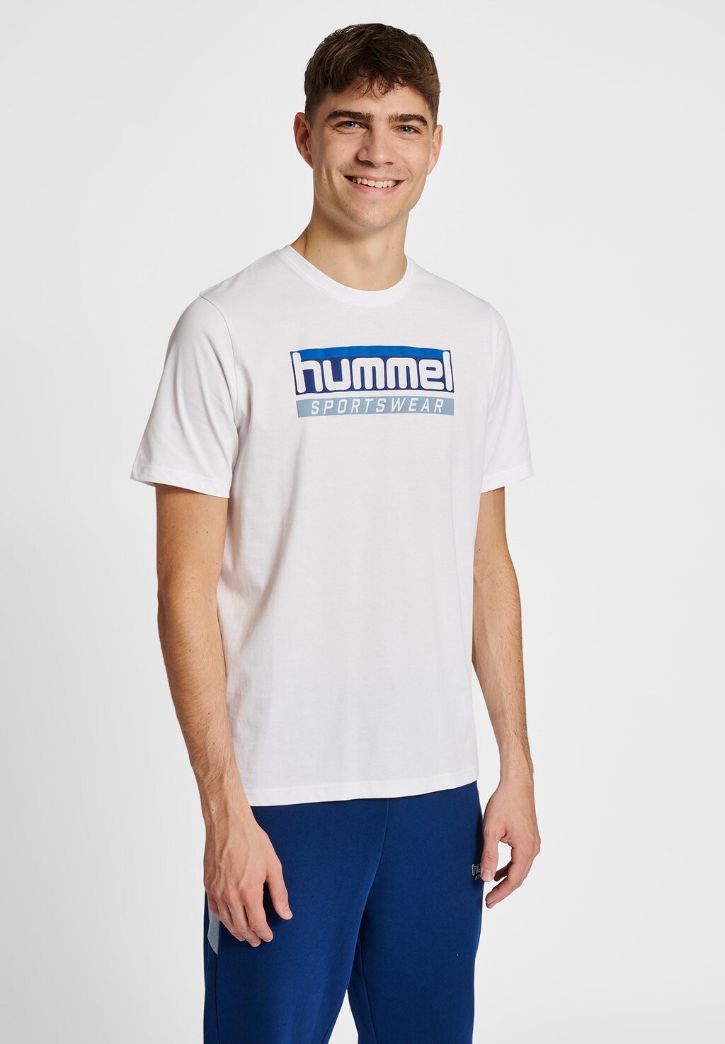 

Футболка с принтом Hummel, белый