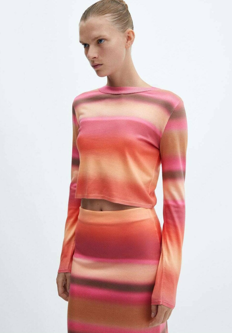

Свитер Tye Mango, цвет arancione