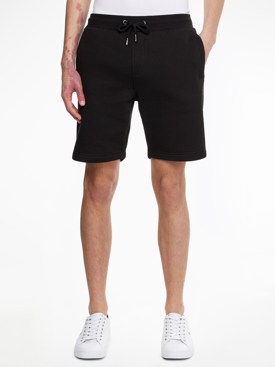 

Спортивные шорты Tommy Hilfiger, черные