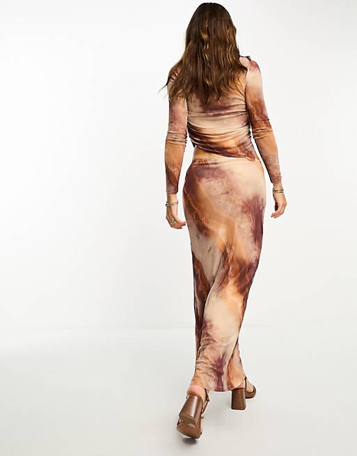 

Коричневая юбка макси с абстрактной сеткой ASOS DESIGN