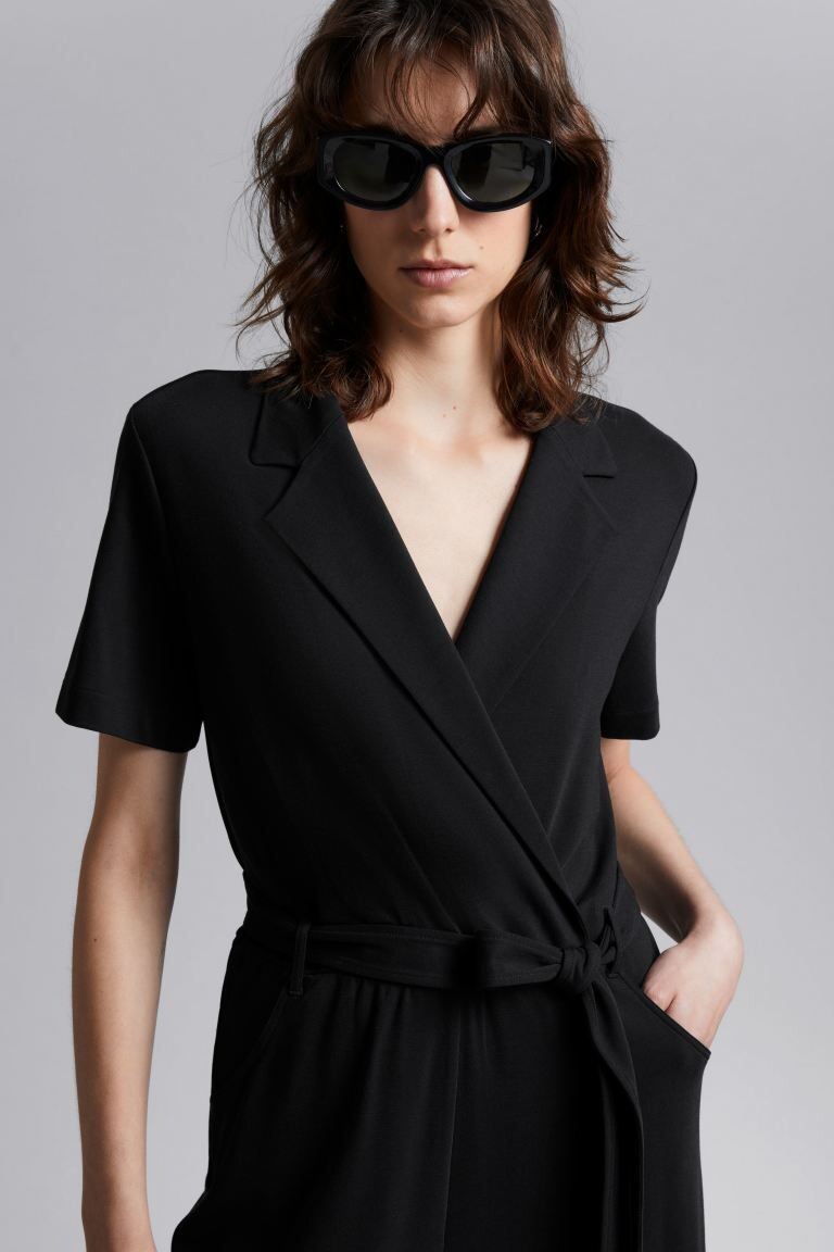 

Комбинезон с поясом H&M, черный