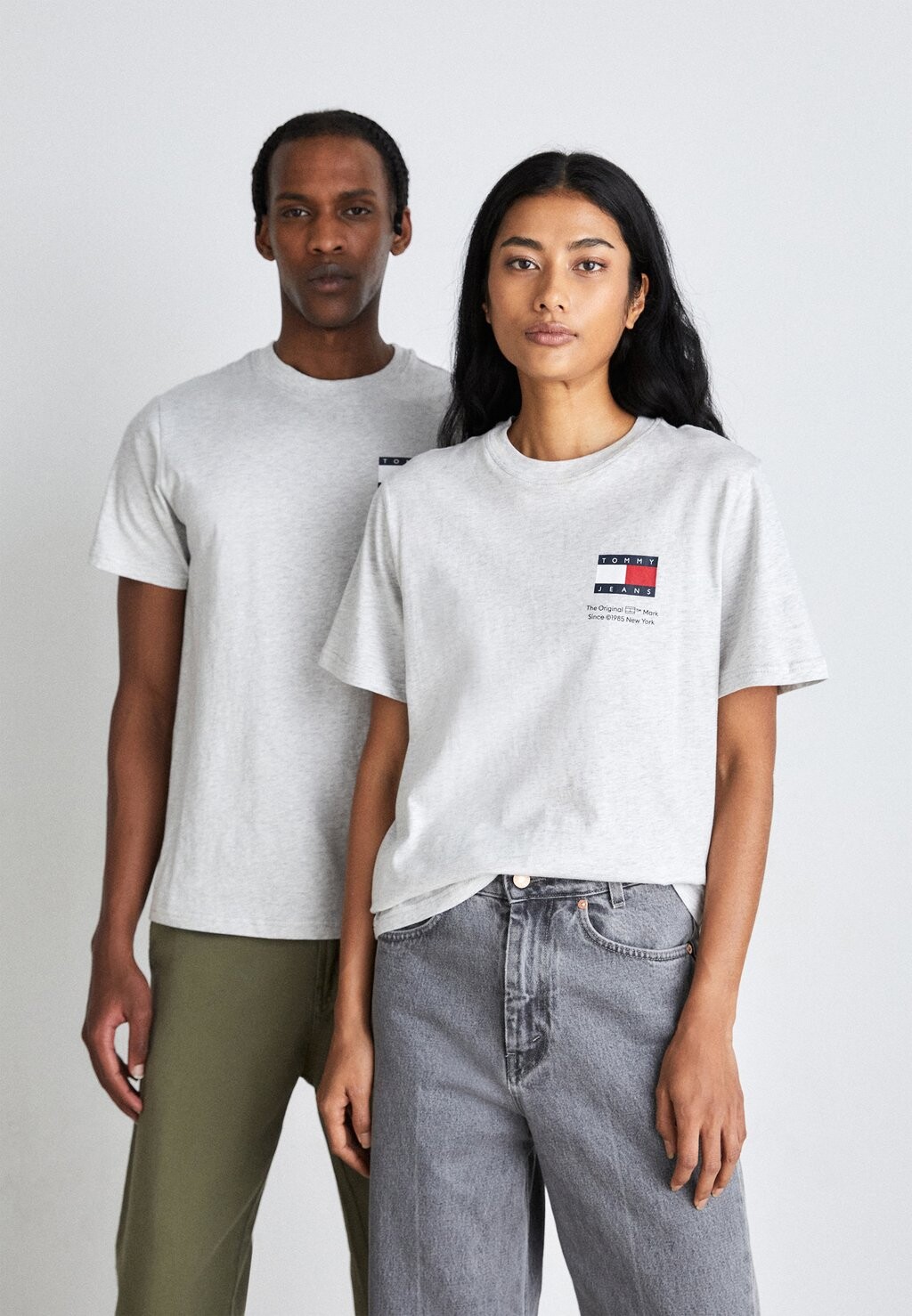 

Футболка с принтом SLIM ESSENTIAL FLAG TEE Tommy Jeans, серебристо-серый