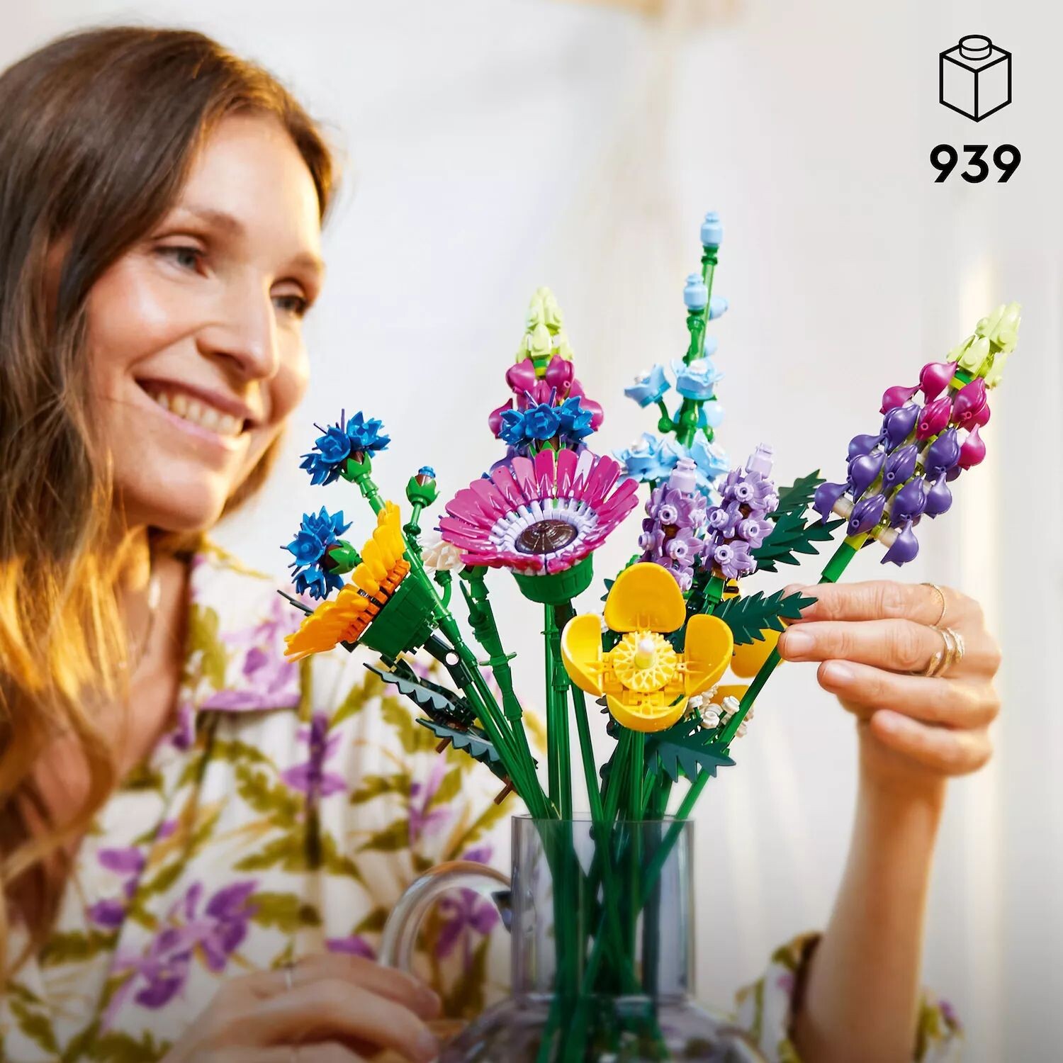

LEGO Icons «Букет полевых цветов» 10313 (939 деталей) LEGO
