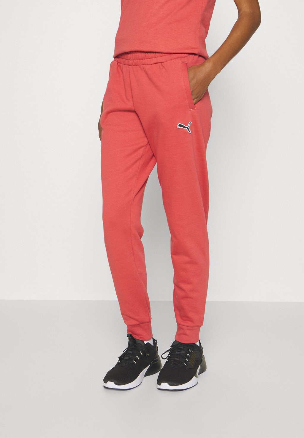 

Спортивные брюки BETTER ESSENTIALS Puma, астрокрасный