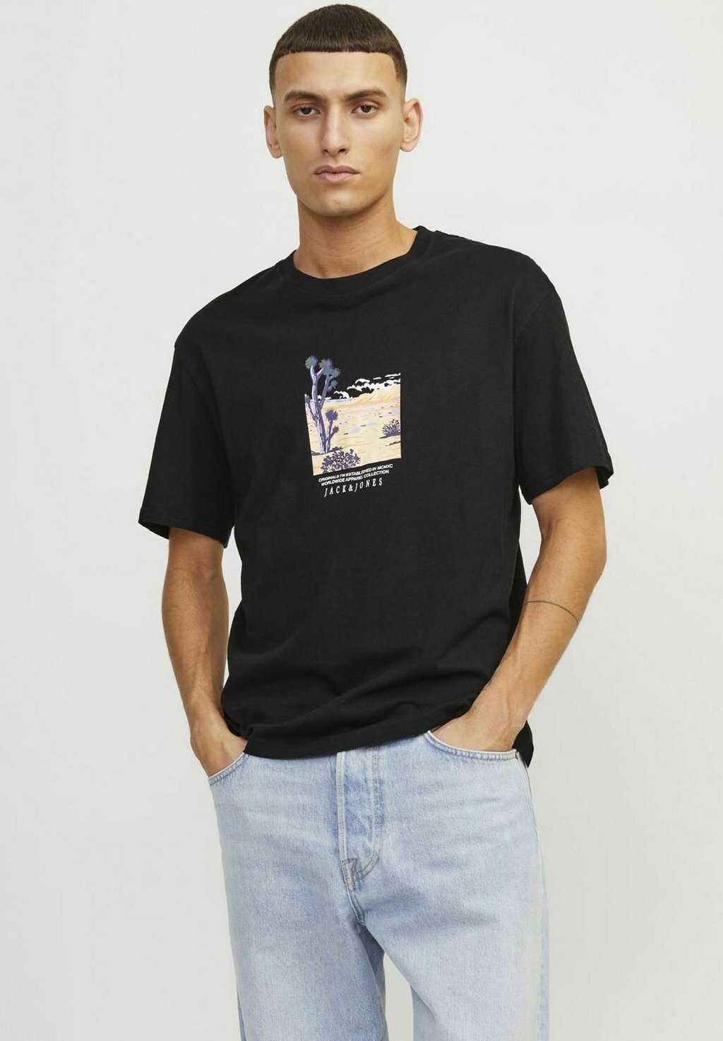 

Футболка с принтом RUNDHALS Jack & Jones, цвет black