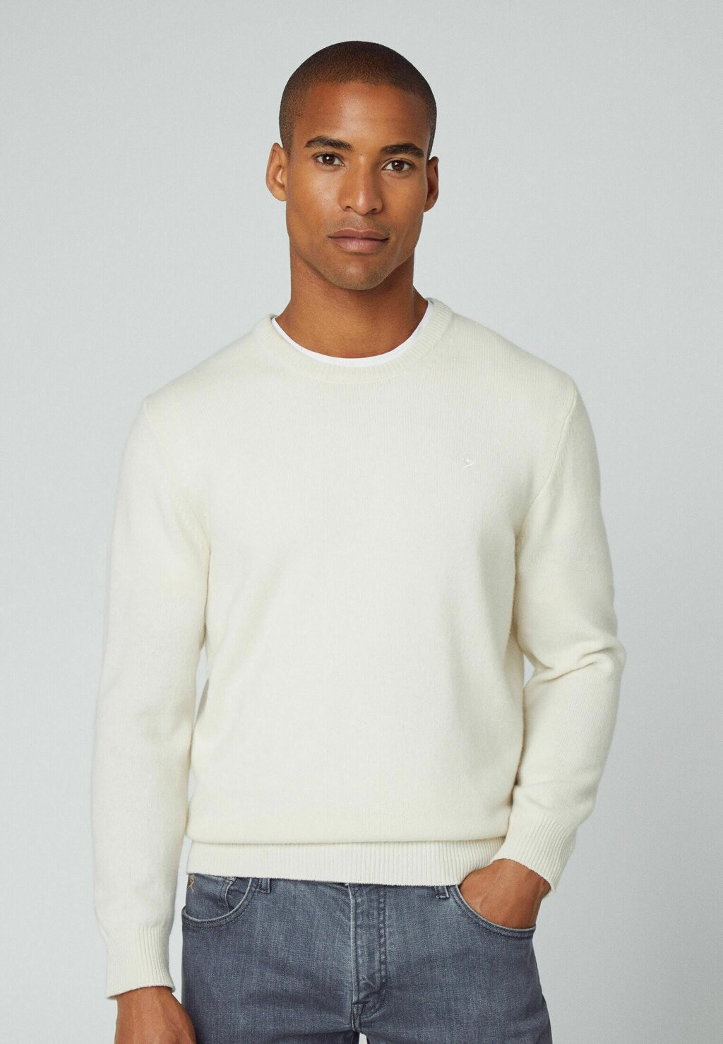 

Вязаный свитер CREW Hackett London, цвет ecru white