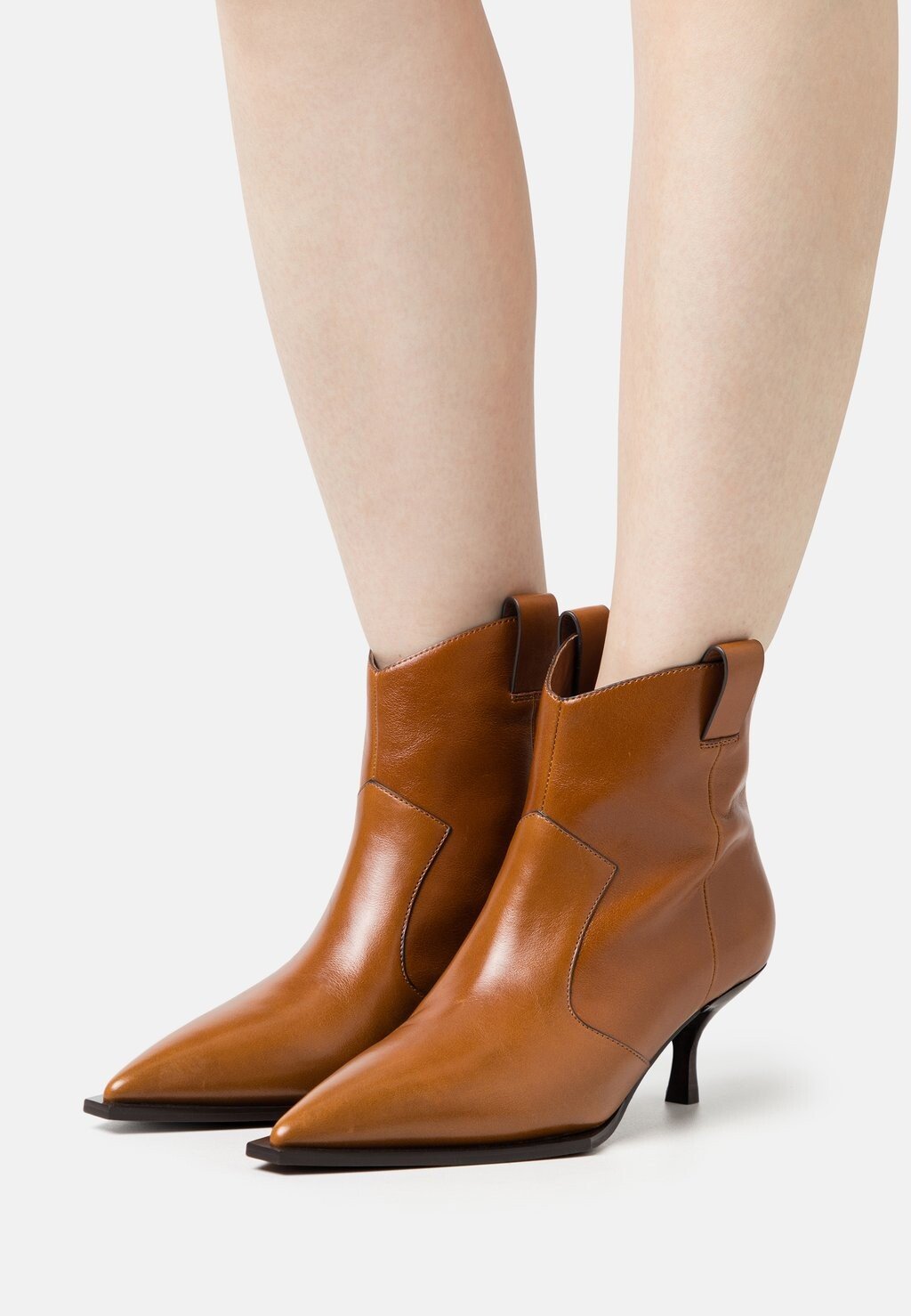 

Ботильоны в стиле ковбой/байкер Jeffrey Campbell, коричневый