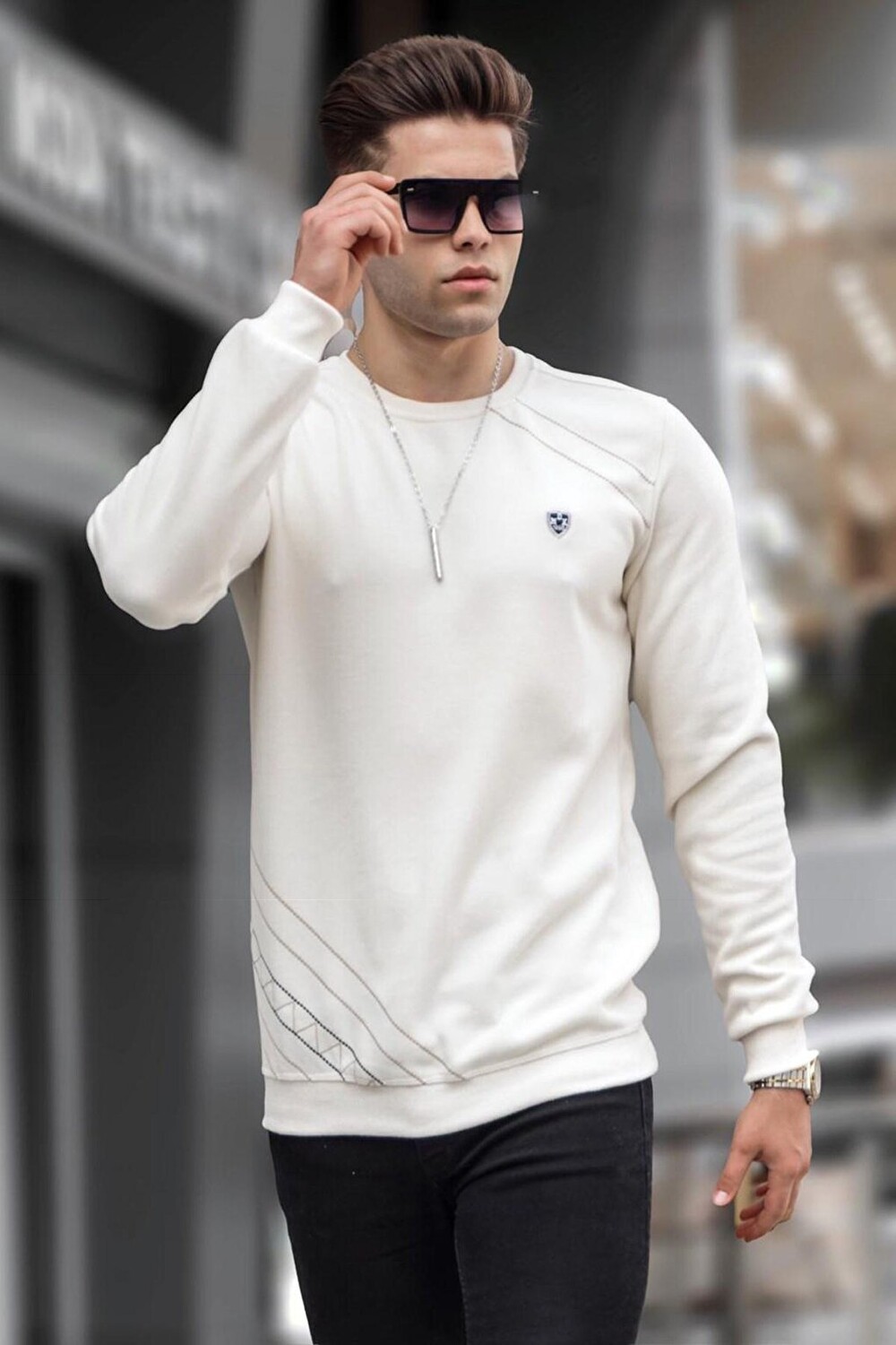 

Базовый трикотажный свитер Ecru Crew Neck 5965 MADMEXT